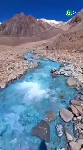   آب خارق‌العاده از یخچال طبیعی در آرژانتین در ارتفاع ۶۷۲۰ متری