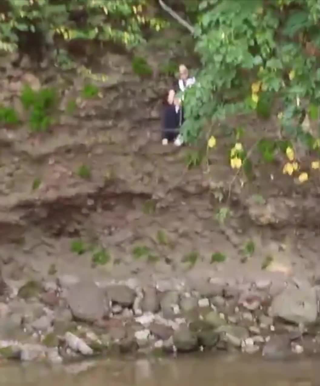   اولین تصاویر از حادثه سقوط تله‌کابین در روسیه