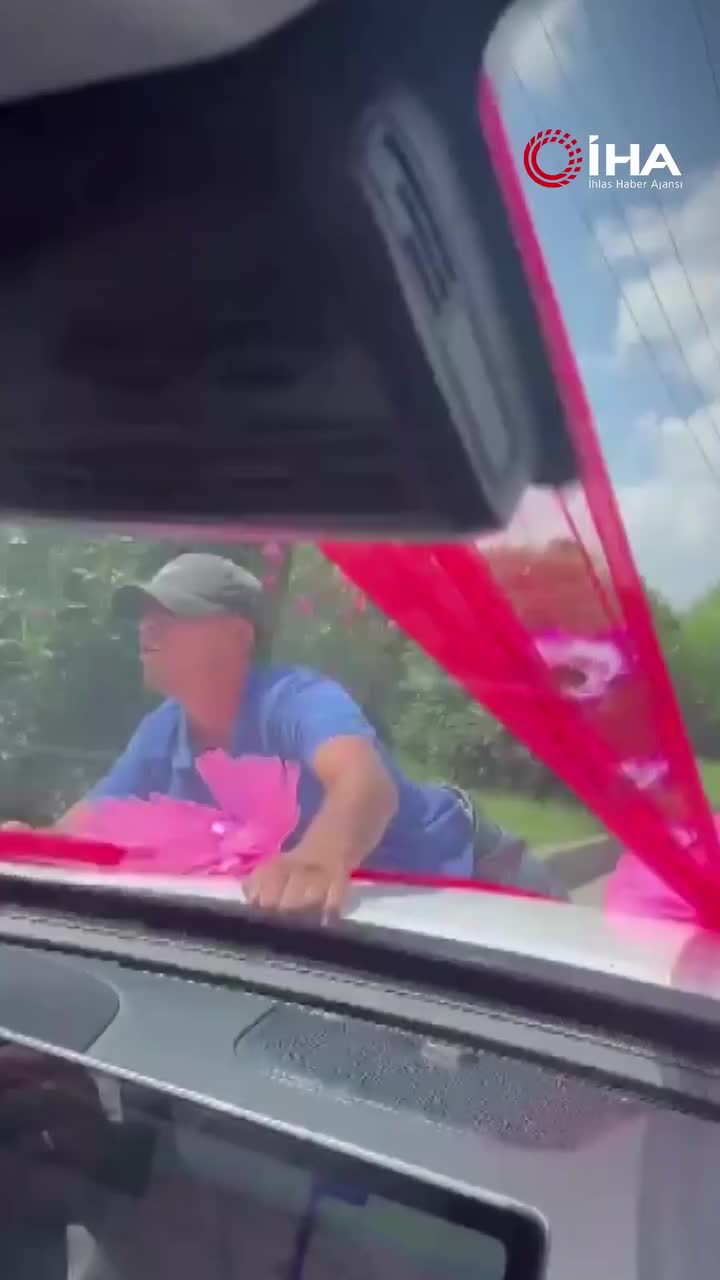   اقدام عجیب یک گدا برای گرفتن پول زور از تازه عروس و داماد!