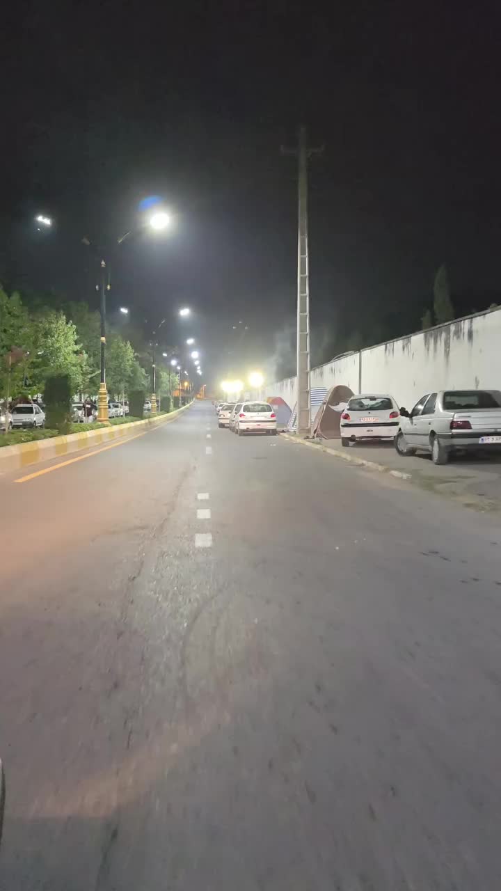   خیابان‌خوابی عجیب مسافرین شمال در ایام تعطیلات؛ عباس‌آباد مازندران