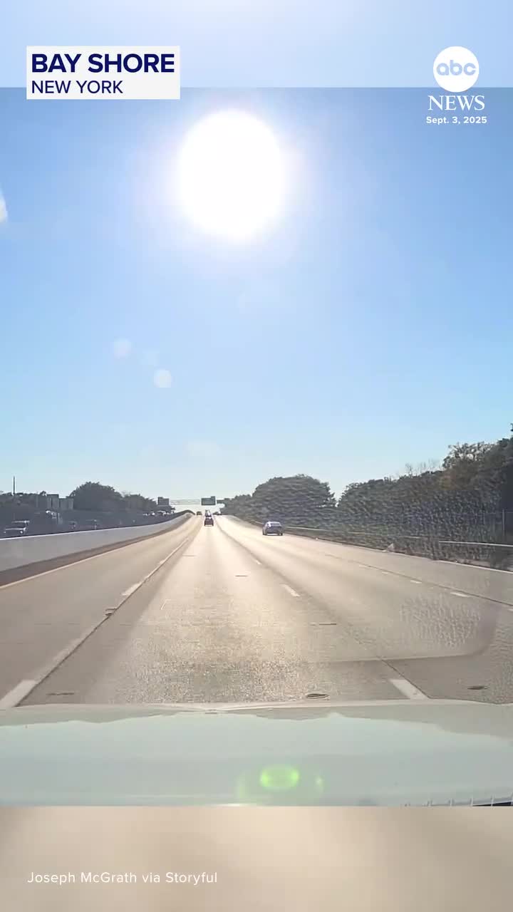   ثبت لحظه پرواز یک خودرو بر فراز چندین خط بزرگراه؛ راننده در محل تصادف جان باخت!