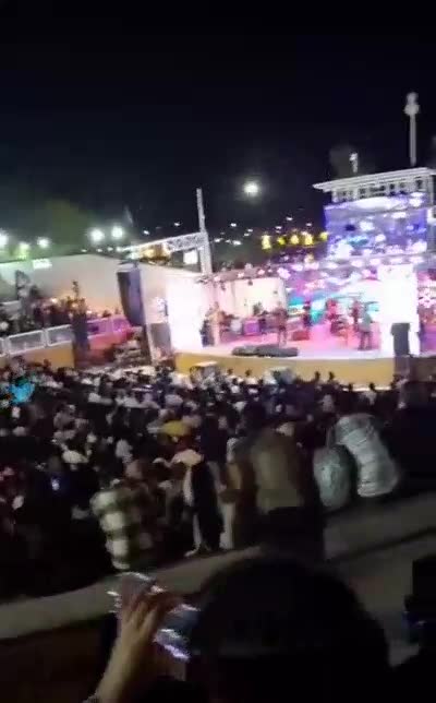   امید جهان درگذشت؛ لحظاتی از کنسرت شب گذشته در بم پیش از سکته قلبی