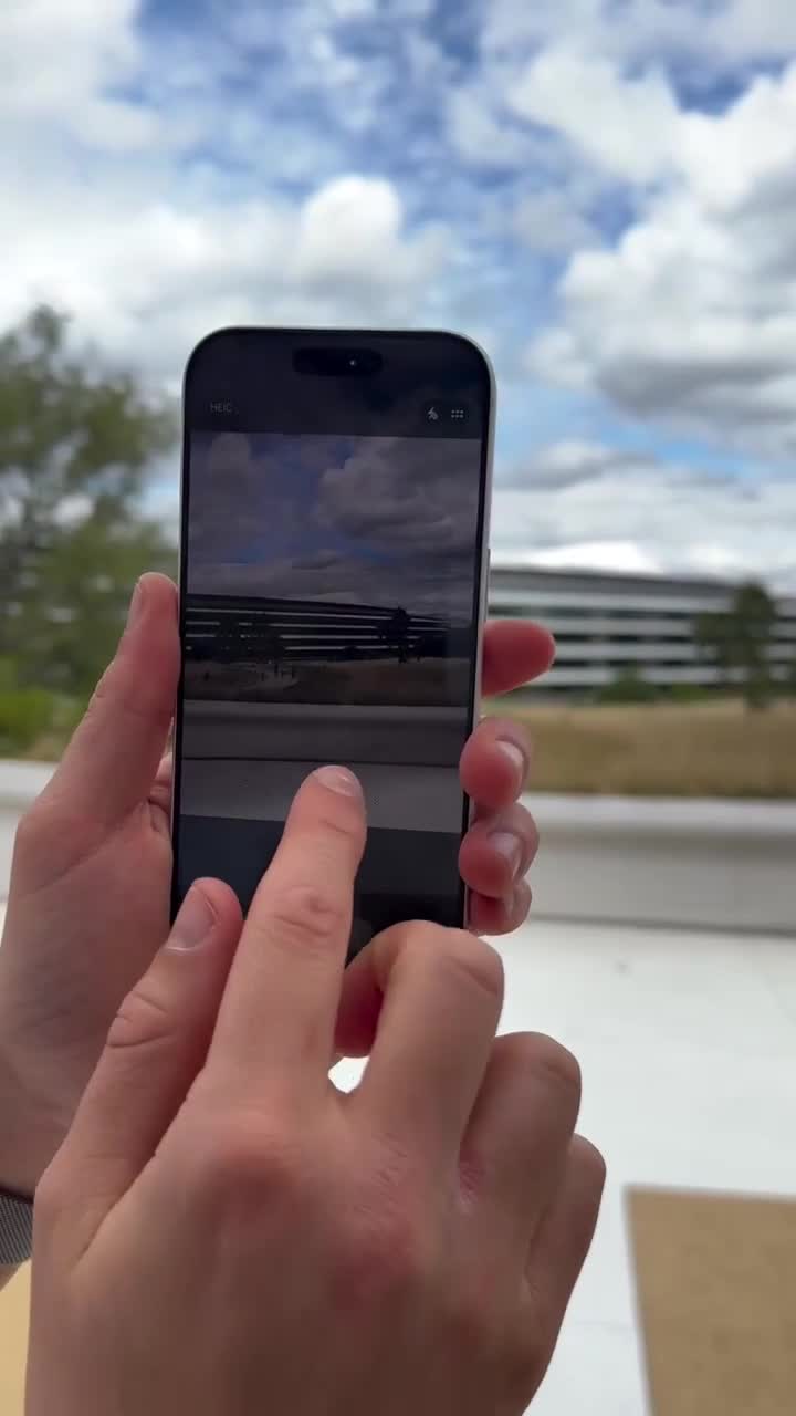   زوم جدید در آیفون ۱۷ پرو چگونه کار می‌کند؟