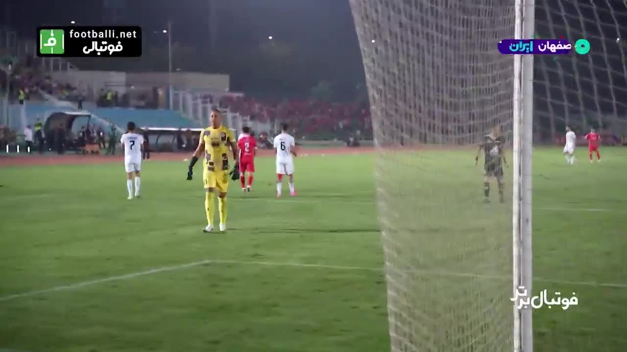   درگیری لفظی حامد لک با امید عالیشاه در دیدار پرسپولیس و فولاد