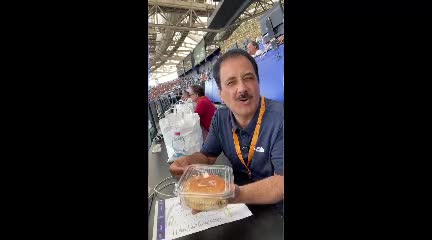   گزارش حمید معصومی‌نژاد از ساندویچ ویژه خبرنگاران در ورزشگاه رم