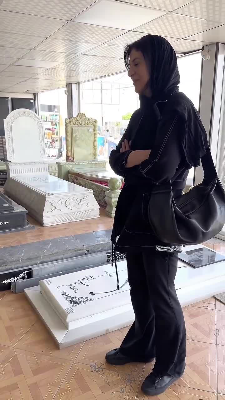   واکنش همایِ سریال «پایتخت» به دیدن سنگ قبر مادرش