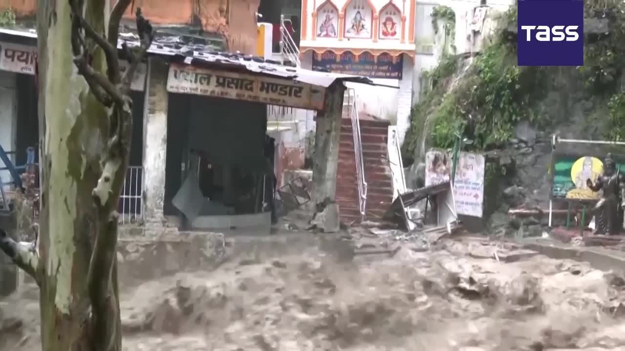   ۱۷ کشته درپی سیل و رانش زمین در هند