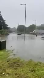   ولز در جنوب غربی بریتانیا پس از باران‌های طولانی مدت دچار سیل شد