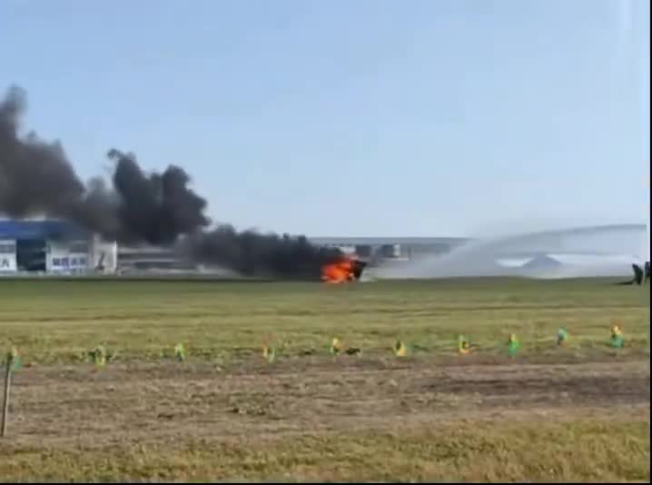   تصادف ۲ ماشین پرنده نمایشگاه هوایی چین