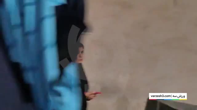 بینید | فرار نازون بازیکن خارجی استقلال از دست خبرنگاران بعد از شکست تحقیرآمیز