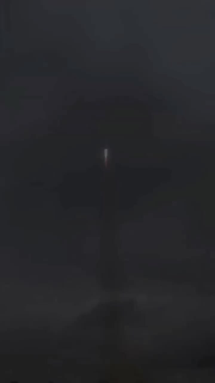   برخورد صاعقه به موشک ماهواره‌بر ناسا