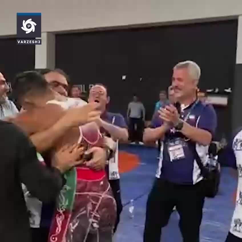   جشن قهرمانی فرخی در سالن گرم با کادرفنی