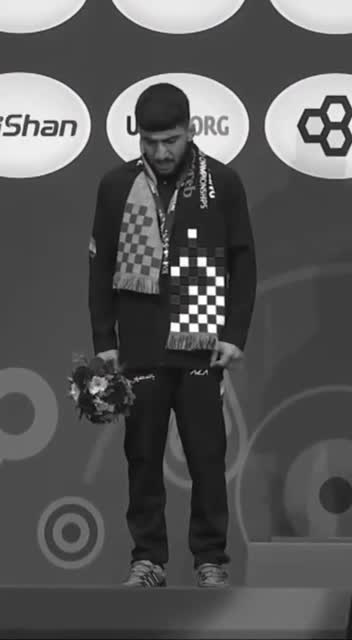   اشک‌های پیام احمدی بر سکو جاری شد