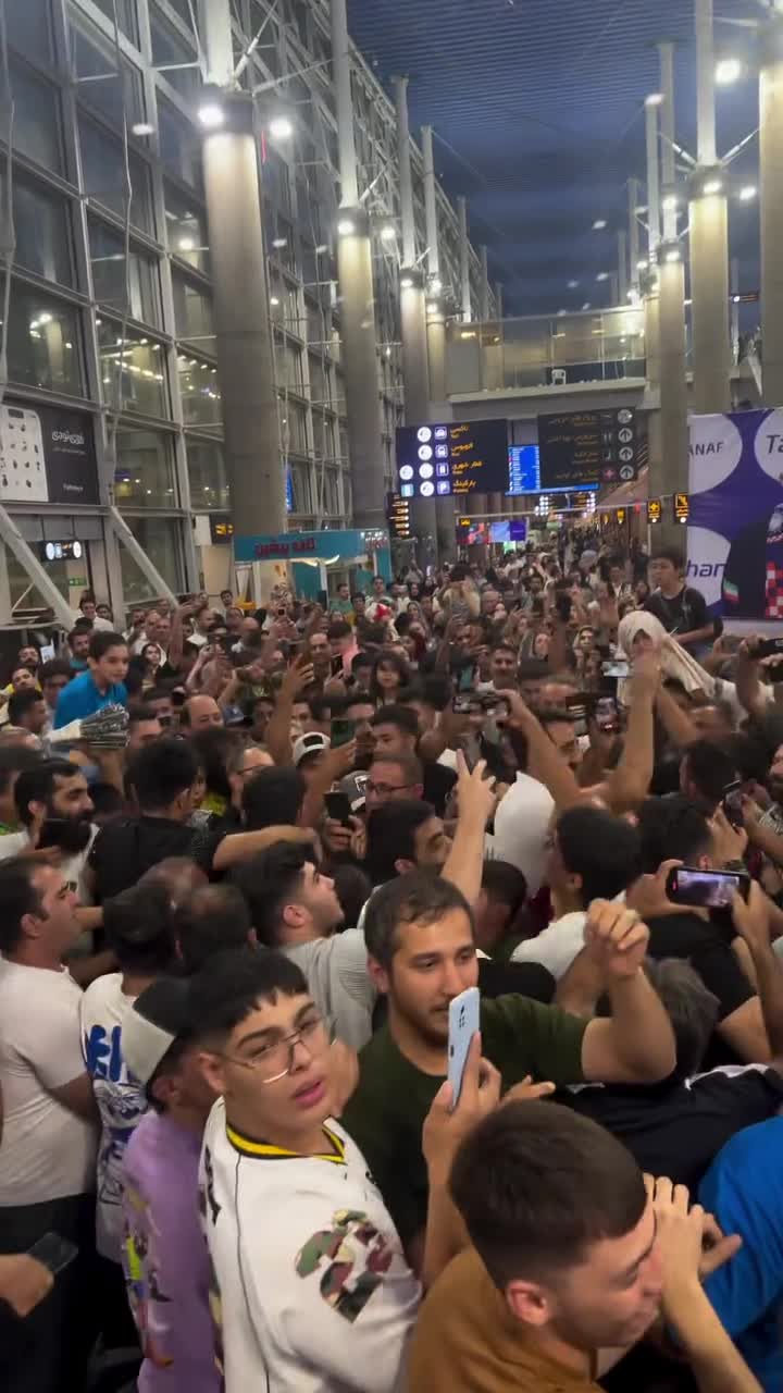   مصدومیت عجیب کامران قاسم‌پور در فرودگاه امام!