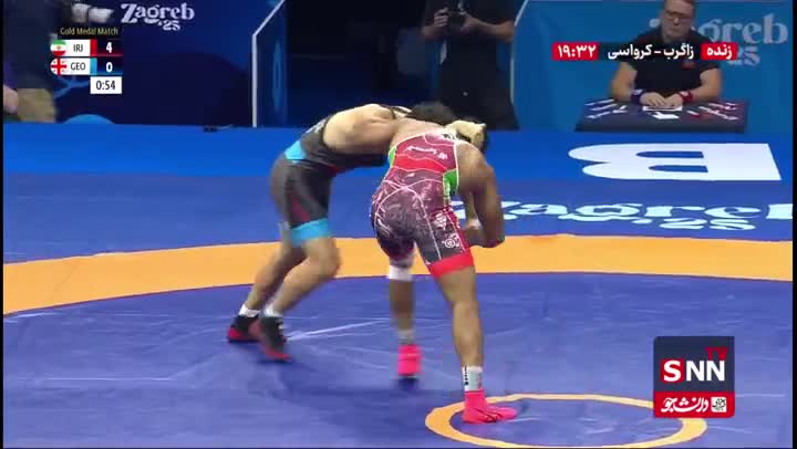   طلای اول فرنگی دشت شد؛ تکمیل شگفتی‌سای فخری و ایستادن بر بام جهان با مدال طلا