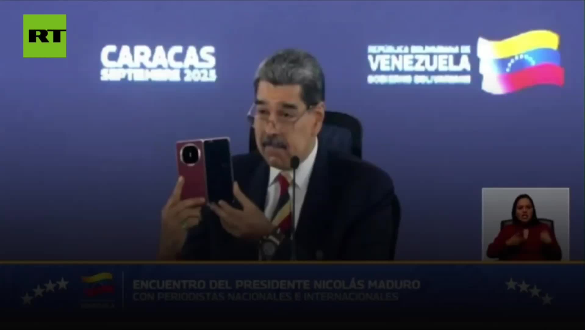   مادورو: هیچ جاسوس و ماهواره‌ای قادر به رهگیری گوشی هواوی من نیست