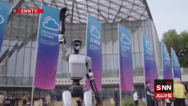    رژه ربات‌ها در پارک زاریادیه مسکو