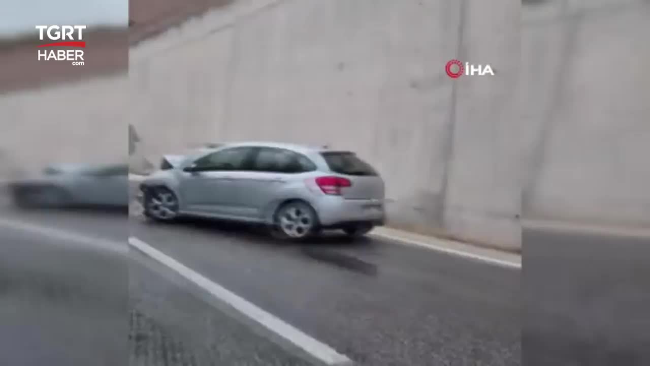   تصادف عجیب خودروی سواری با ماشین پلیس حین بازرسی!