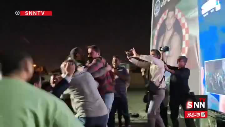   شادی پدر غلامرضا فرخی پس از قهرمانی فرزندش