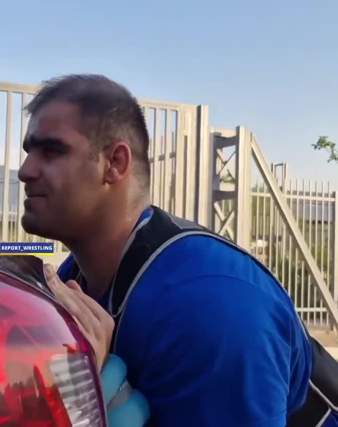   تمرینات عجیب و طاقت‌فرسای امین میرزازاده