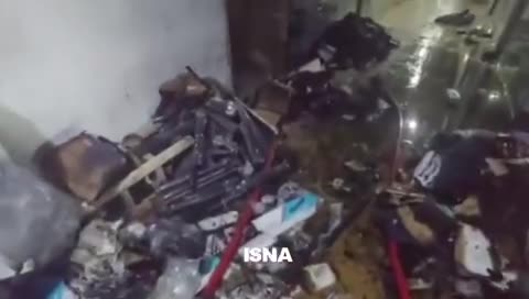   آتش‌سوزی در ساختمان ۱۲ طبقه تجاری خیابان جمهوری تهران