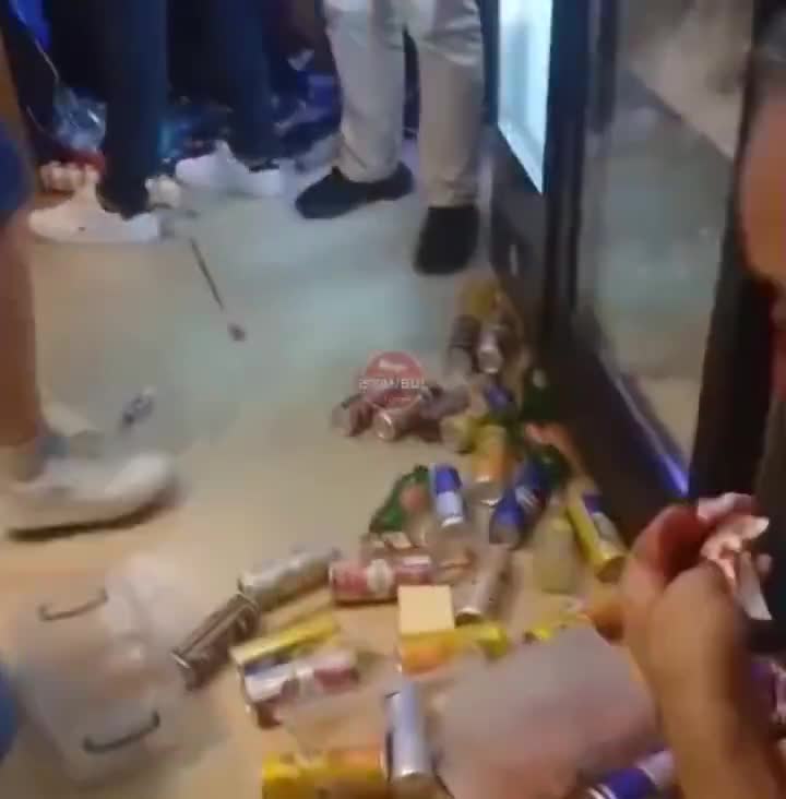   شرایط تلخ مسافران کشتی بعد از برخورد با یک کشتی باری در تنگه بسفر در استانبول