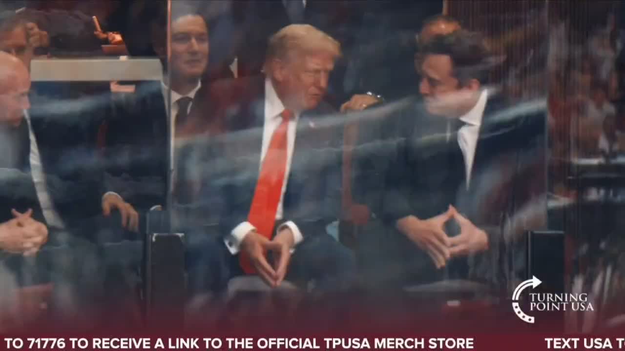   گفتگوی ترامپ و ایلان ماسک بعد از ماه‌ها قطع ارتباط در مراسم بزرگداشت چارلی کرک