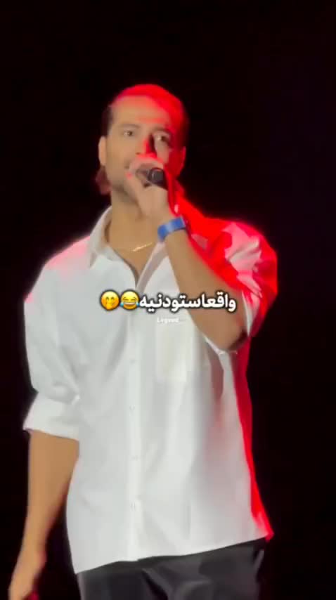   کری‌خوانی خواننده ماکان‌بند برای استقلالی‌ها