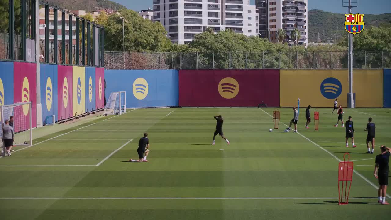   گل قیچی برگردان لواندوفسکی در تمرین امروز بارسلونا