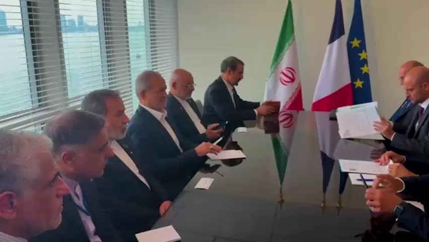   اولین تصاویر از دیدار پزشکیان با امانوئل مکرون در نیویورک