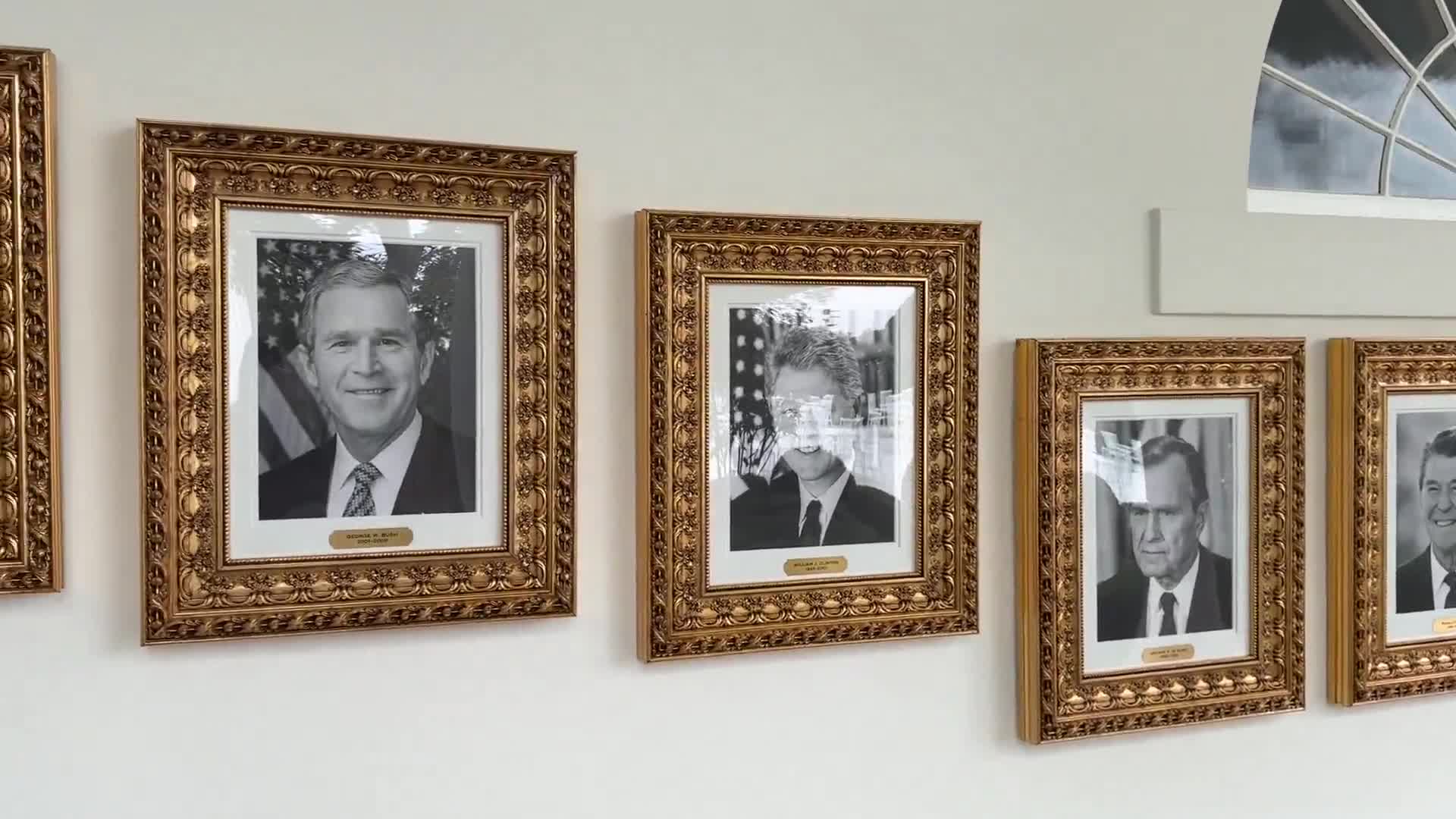   اقدام عجیب ترامپ علیه بایدن؛ عکس خودنویس خودکار به جای جو!