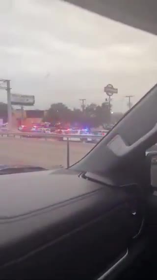   حضور پرتعداد نیروهای پلیس در محل تیراندازی؛ حال قربانیان وخیم است!