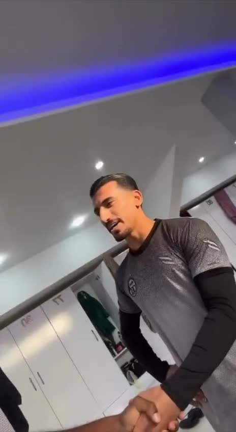   مکالمه جالب نازون و صالح حردانی به زبان فارسی