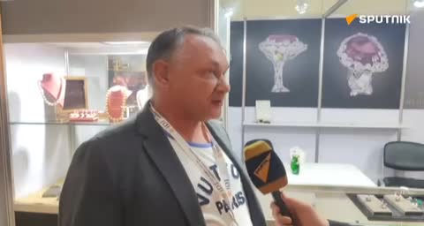   رونمایی روسیه از گران‌ترین انگشتر جهان با الماسی نادر در نمایشگاه امارات