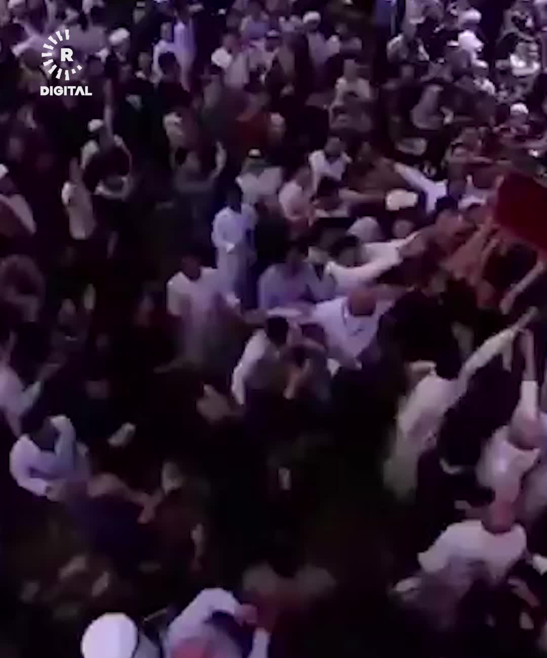   مراسم تشییع همسر حضرت آیت الله سیستانی مرجع تقلید شیعیان در شهر نجف اشرف