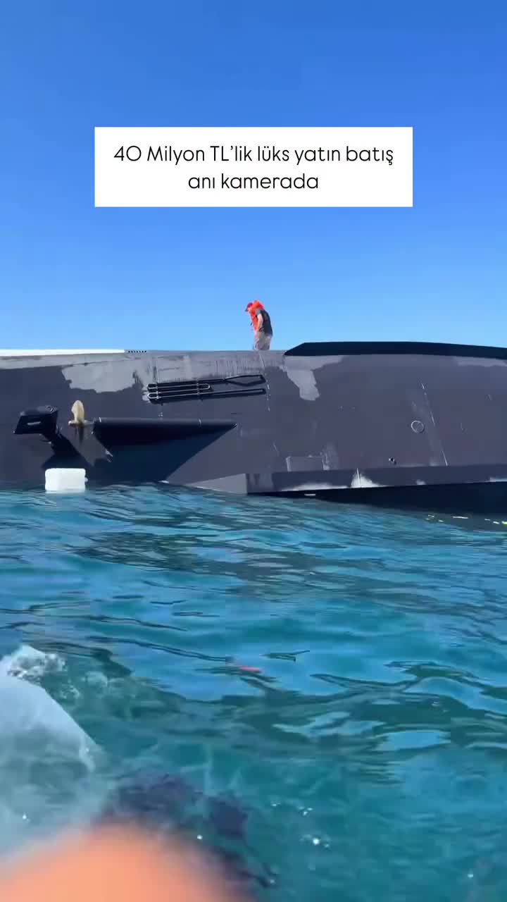   یک کشتی تفریحی لوکس ۴۰ میلیون لیره‌ای، تنها ۱۵ دقیقه پس از انداختن به دریا غرق شد!