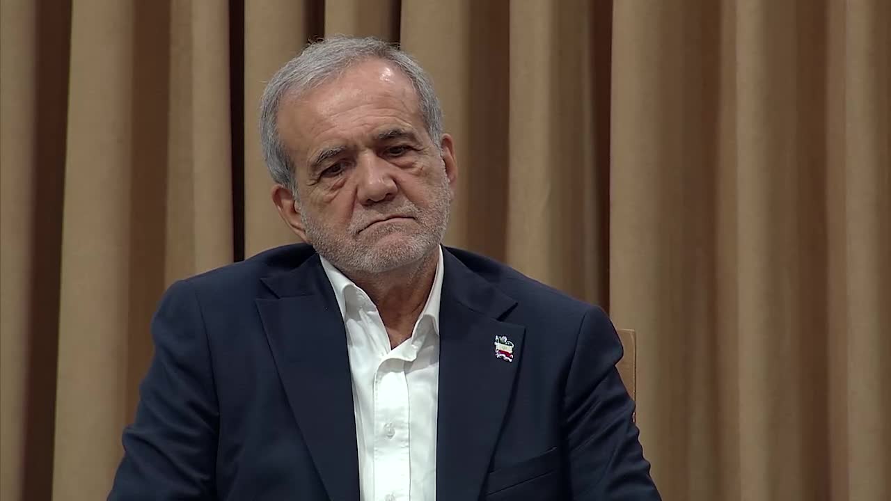   خداقوت رهبر معظم انقلاب به اعضای دولت به ویژه وزارت بهداشت بواسطه نقش آفرینی در جنگ ۱۲ روزه