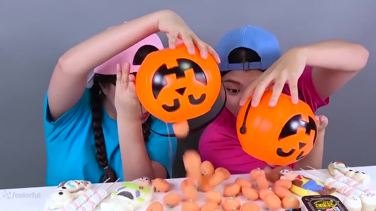 چالش خوراکی اسمر: آیا می‌توانید این غذاهای ژله‌ای را بخورید؟