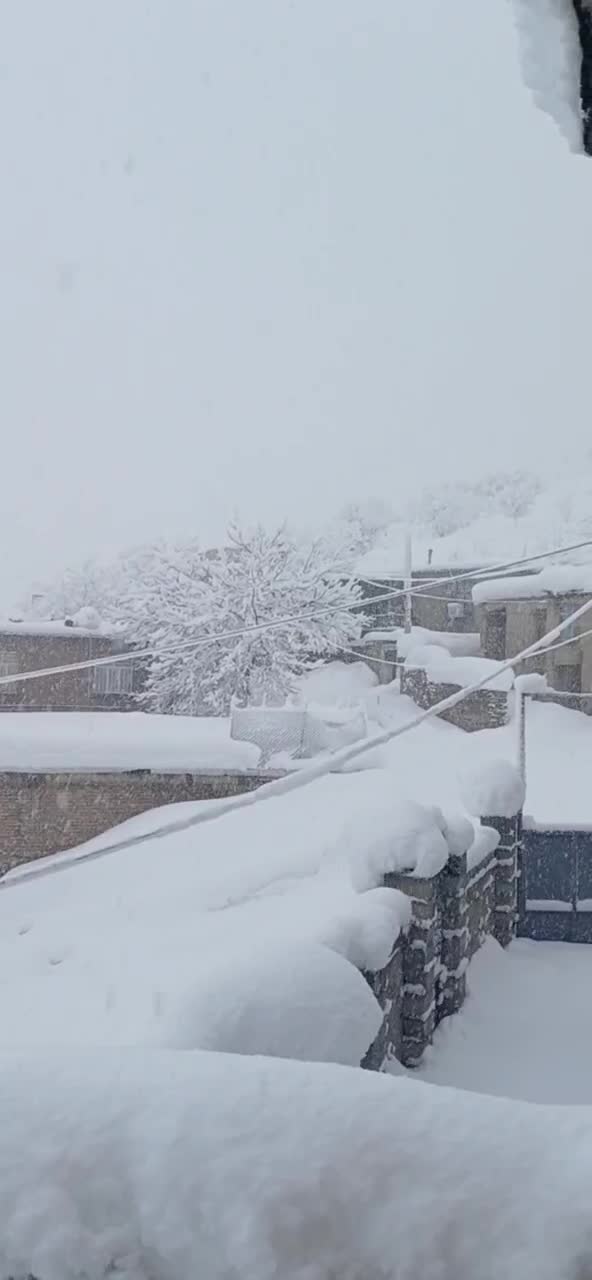   بارش برف سنگین در شهر بانە برای سومین بار طی هفتە اخیر