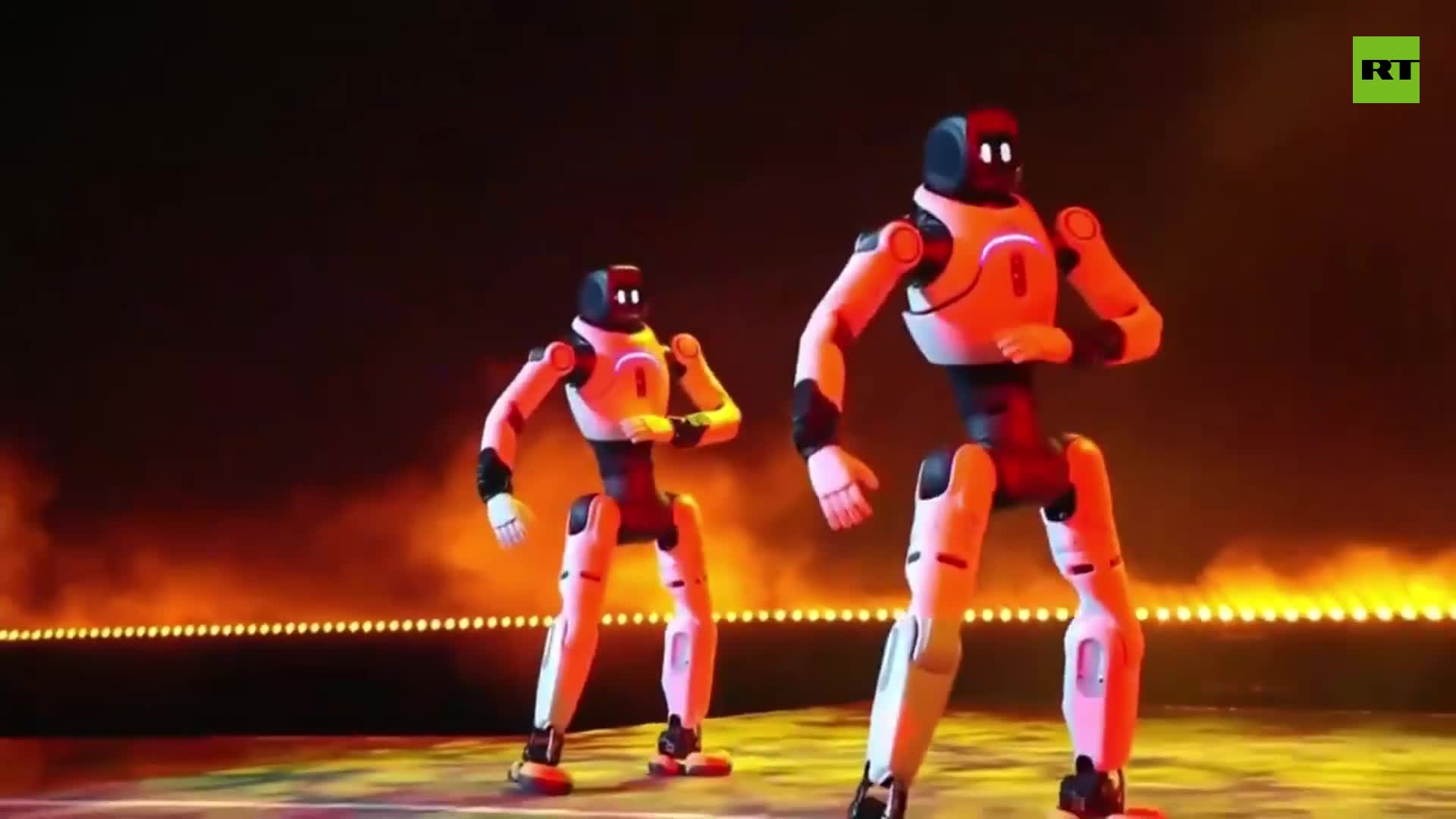   پیوند گذشته و حال چین در اجرای خیره‌کننده ربات‌ها در جشن سال نو