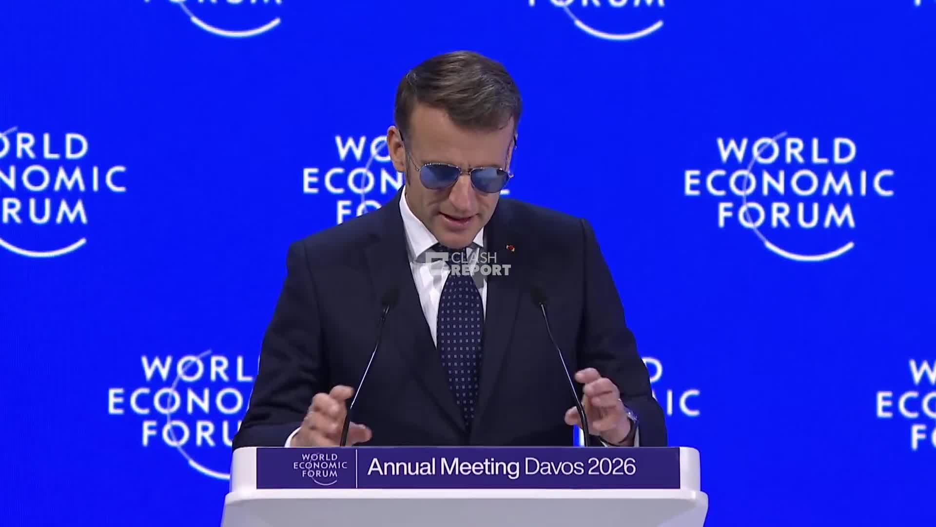   استایل عجیب مکرون در نشست داووس با عینک آفتابی!