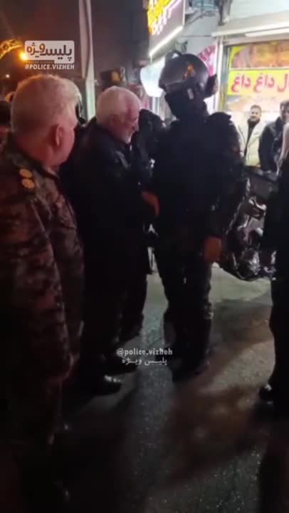   قدردانی سعید جلیلی از ماموران یگان ویژه با حضور در جمع ماموران در تهران / این ویدیو را خبرگزاری فارس منتشر کرد