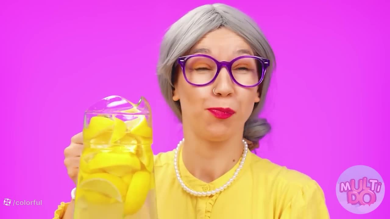 چالش غذایی اسمر: آیا شما هم می‌توانید ژله‌های رنگی را بخورید؟