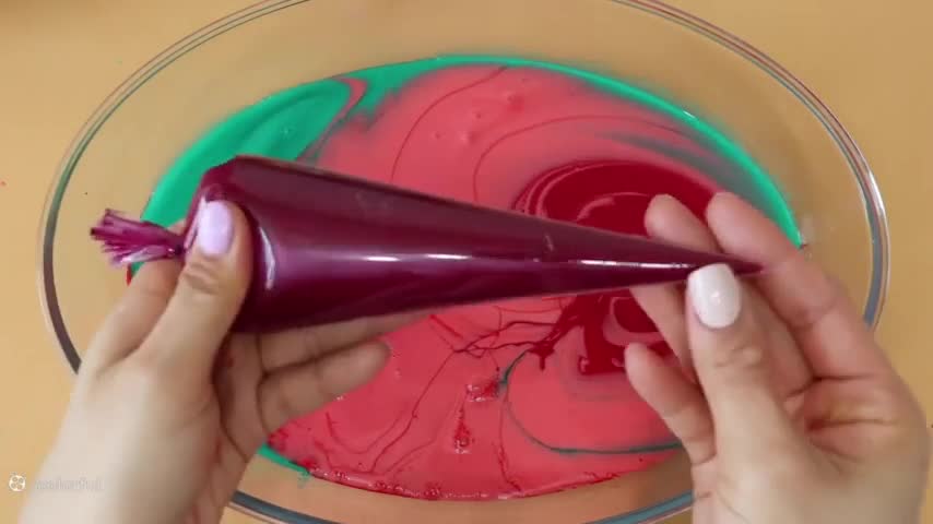 ساخت اسلایم - اسلایم آرامش‌بخش - اسلایم بازی کودکانه - اسلایم اسمر - اسلایم کودک