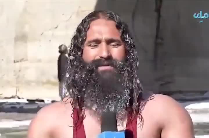   قدرت‌نمایی مرد برفی افغانستان در دریاچه یخ‌زده