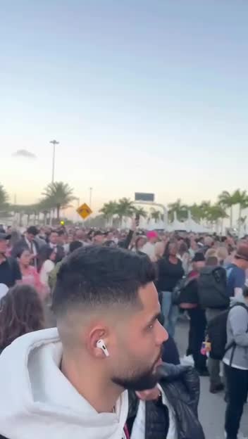   تخلیه فرودگاه بین‌المللی میامی در پی کشف یک بسته مشکوک