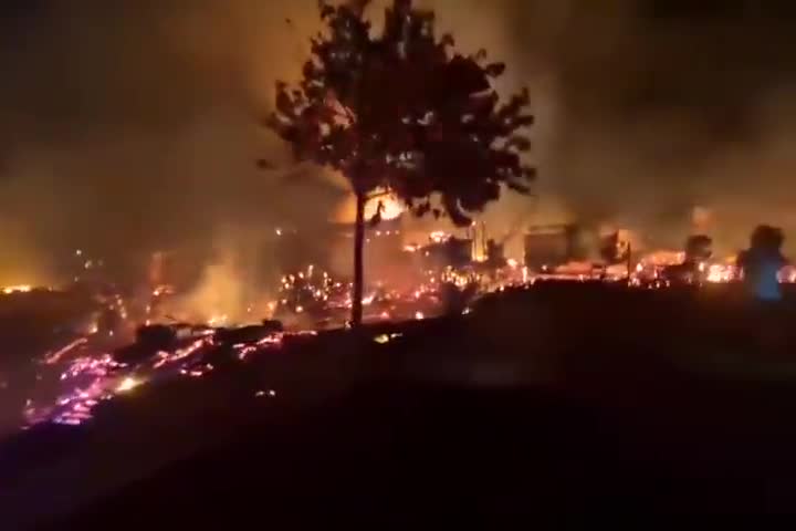   آتش‌سوزی گسترده بازار و خانه‌های اندونزی