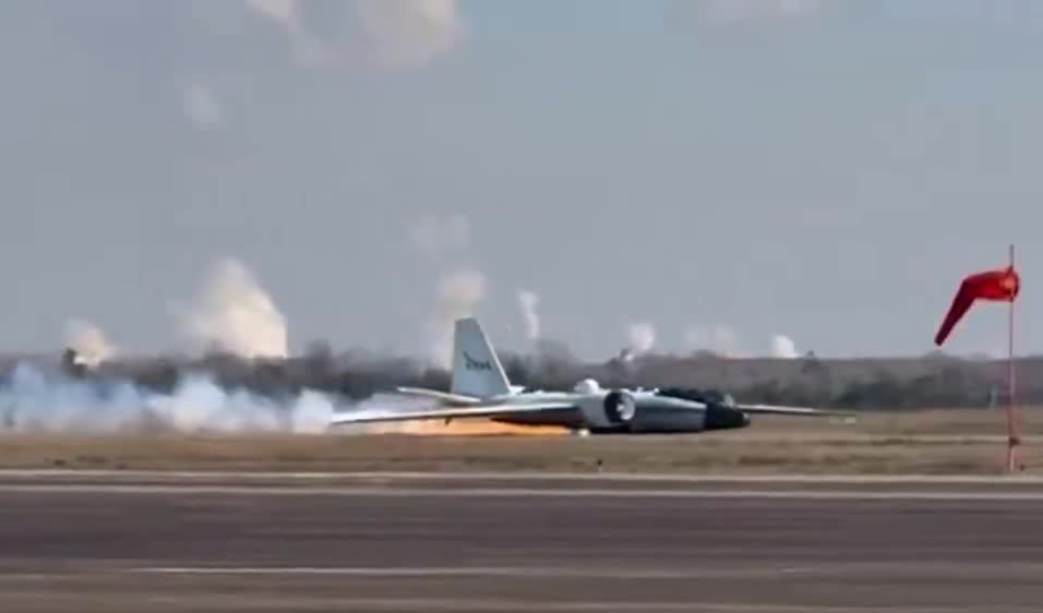   نقص فنی و فرود خطرناک هواپیمای تحقیقاتی ناسا