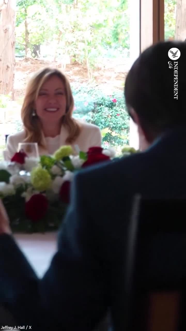   کیک تولد غافلگیرانه برای جورجیا ملونی