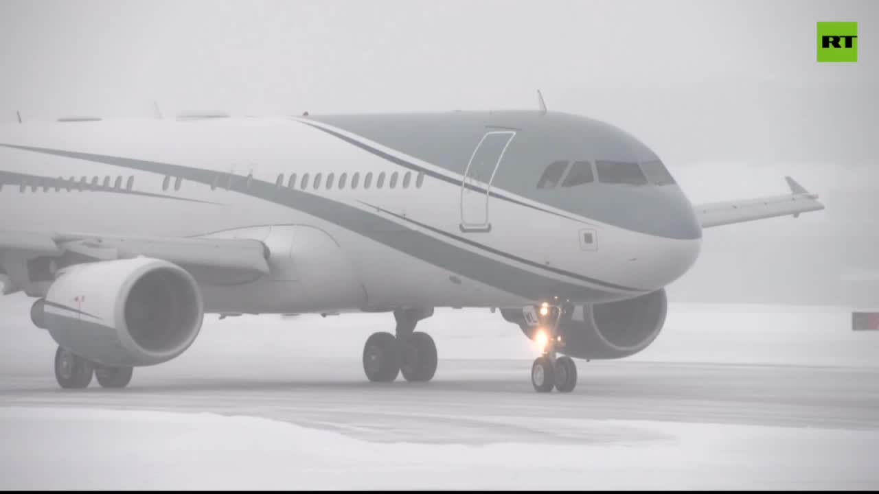   اولین تصاویر از ورود هواپیمای حامل جولانی به فرودگاه مسکو